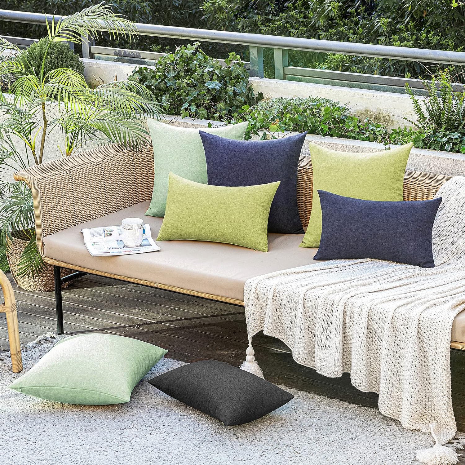 MIULEE Pack of 2 Decorative Outdoor Solid Waterproof Throw Pillow Covers Faux Linen Garden Farmhouse Cushion Cases for Summer Patio Tent Balcony Couch Sofa 18x18 Inch Navy